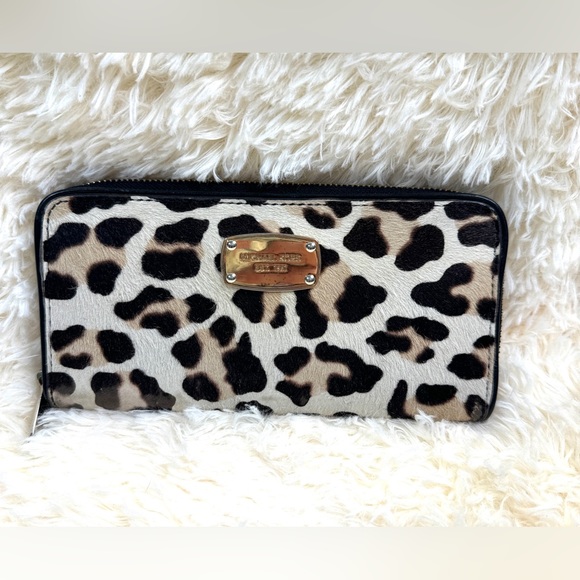 Michael Kors Calf Skin Leopard Print Large Wallet - Picture 1 of 13